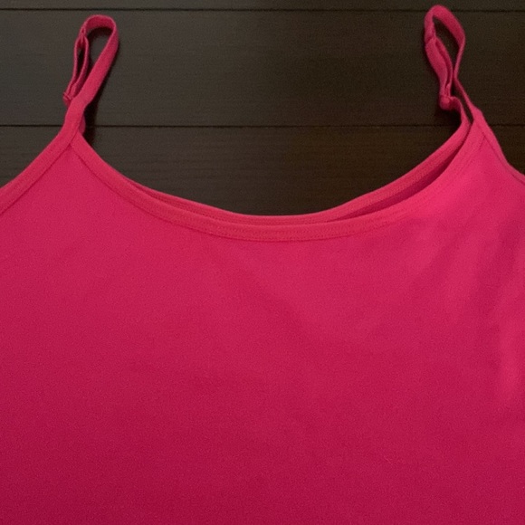 PINK COMPRESSION LIKE TANK TOP SZ L/XL NWT - Picture 2 of 5